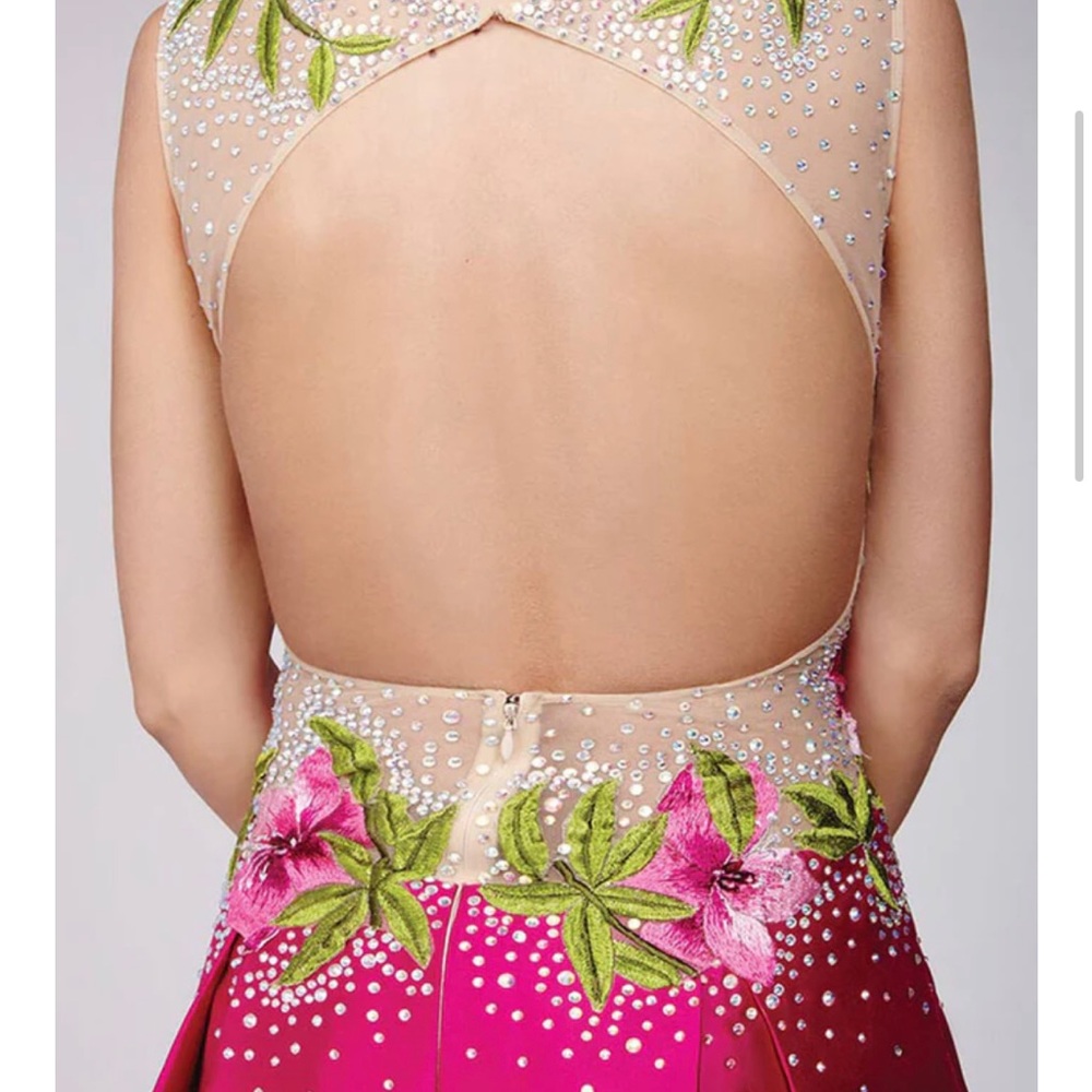 Gorgeous Jovani prom/ evening dress. Color is Ivory. Size 10. - Picture 3 of 6